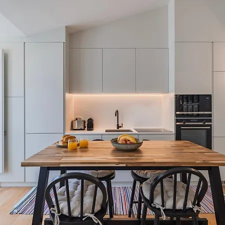 Luxury Penthouse In Alecrim * Lisboa
