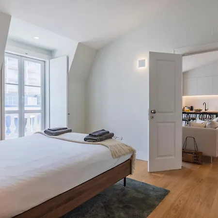 Luxury Penthouse In Alecrim * Lisboa